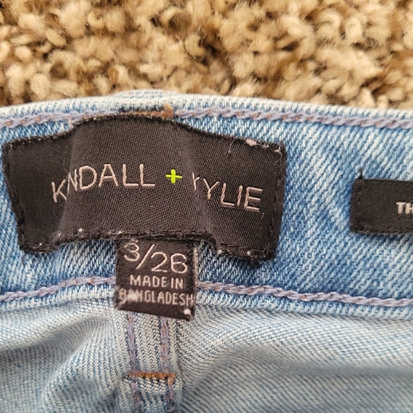 Kendall & Kylie Blue Skinny Jeans with Light Wash - Picture 5 of 7